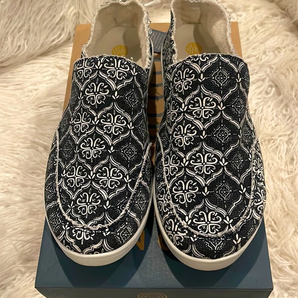 Vionic | Shoes | Vionic Nwb Beach Collection Malibu Slip On Sz 75 | Poshmark